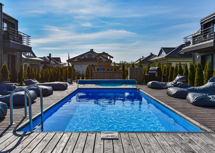 La Apartamentai Su Baseinu Ir Terasa