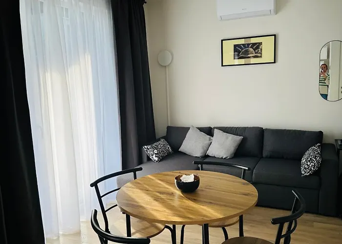 Apartman La Apartamentai Su Baseinu Ir Terasa