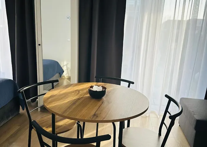 La Apartamentai Su Baseinu Ir Terasa