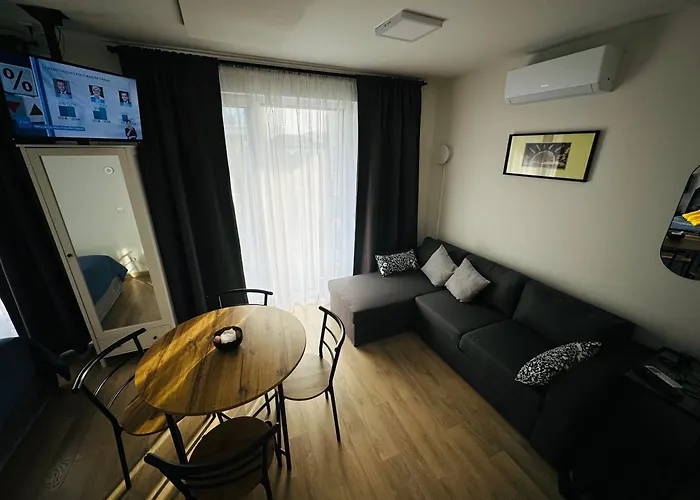 La Apartamentai Su Baseinu Ir Terasa Apartman *